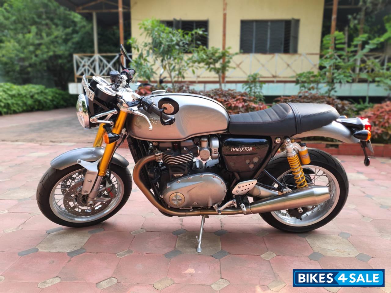 Silver Ice Triumph Thruxton 1200 R