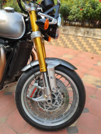 Silver Ice Triumph Thruxton 1200 R