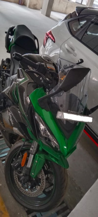 Emerald Blaze Green Kawasaki Z1000SX