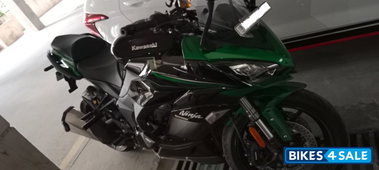 Emerald Blaze Green Kawasaki Z1000SX Emerald Blaze Green Kawasaki Z1000SX