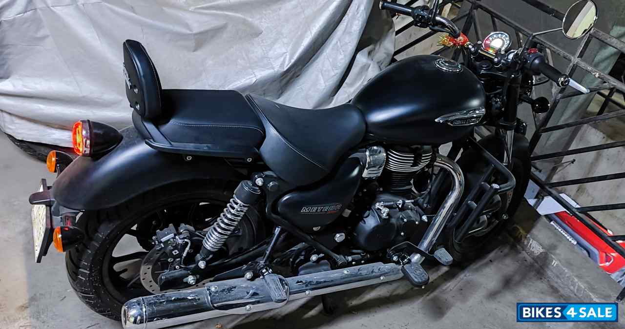 Black Royal Enfield Meteor 350 Stellar