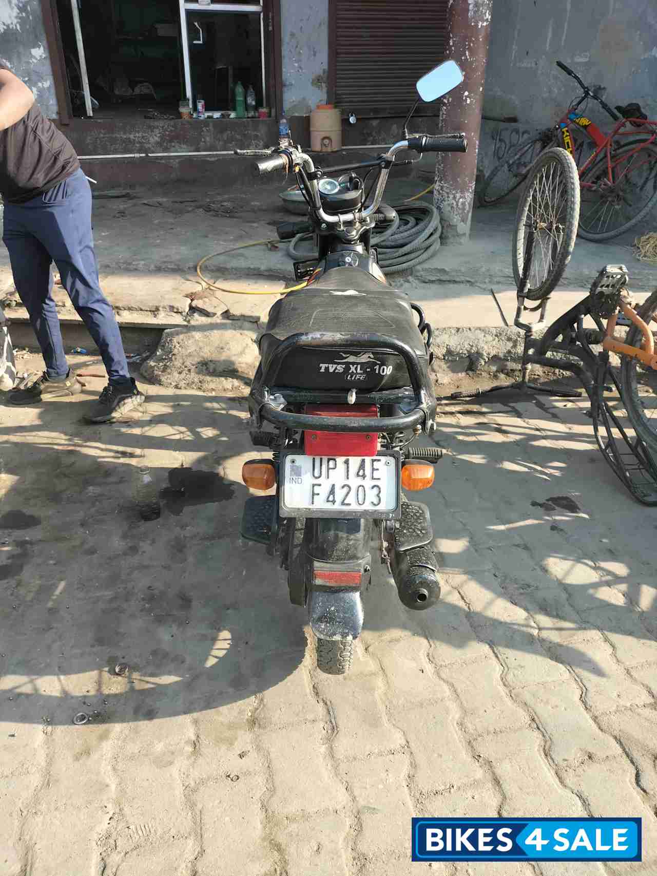 TVS XL 100 Heavy Duty