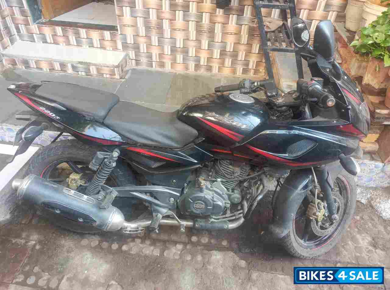Bajaj Pulsar 220 DTSFi