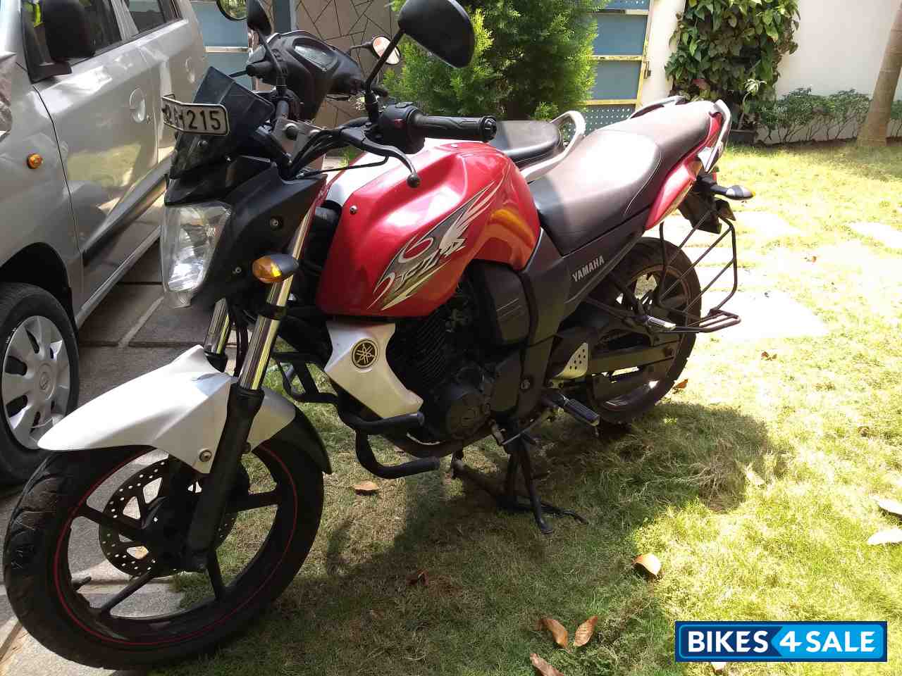 Red White Yamaha FZ-S