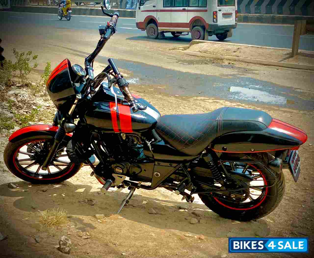 Bajaj Avenger Street 220