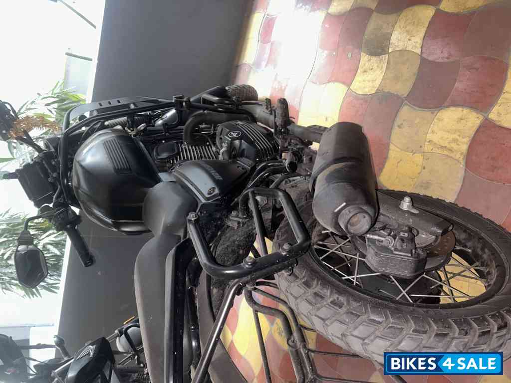 Black Yezdi Adventure Matte