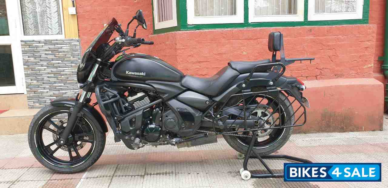 Black Kawasaki Vulcan S 650
