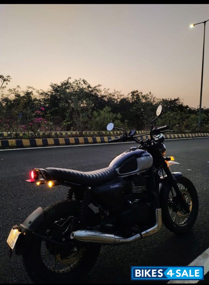 Mean Green Yezdi Scrambler Dual Tone