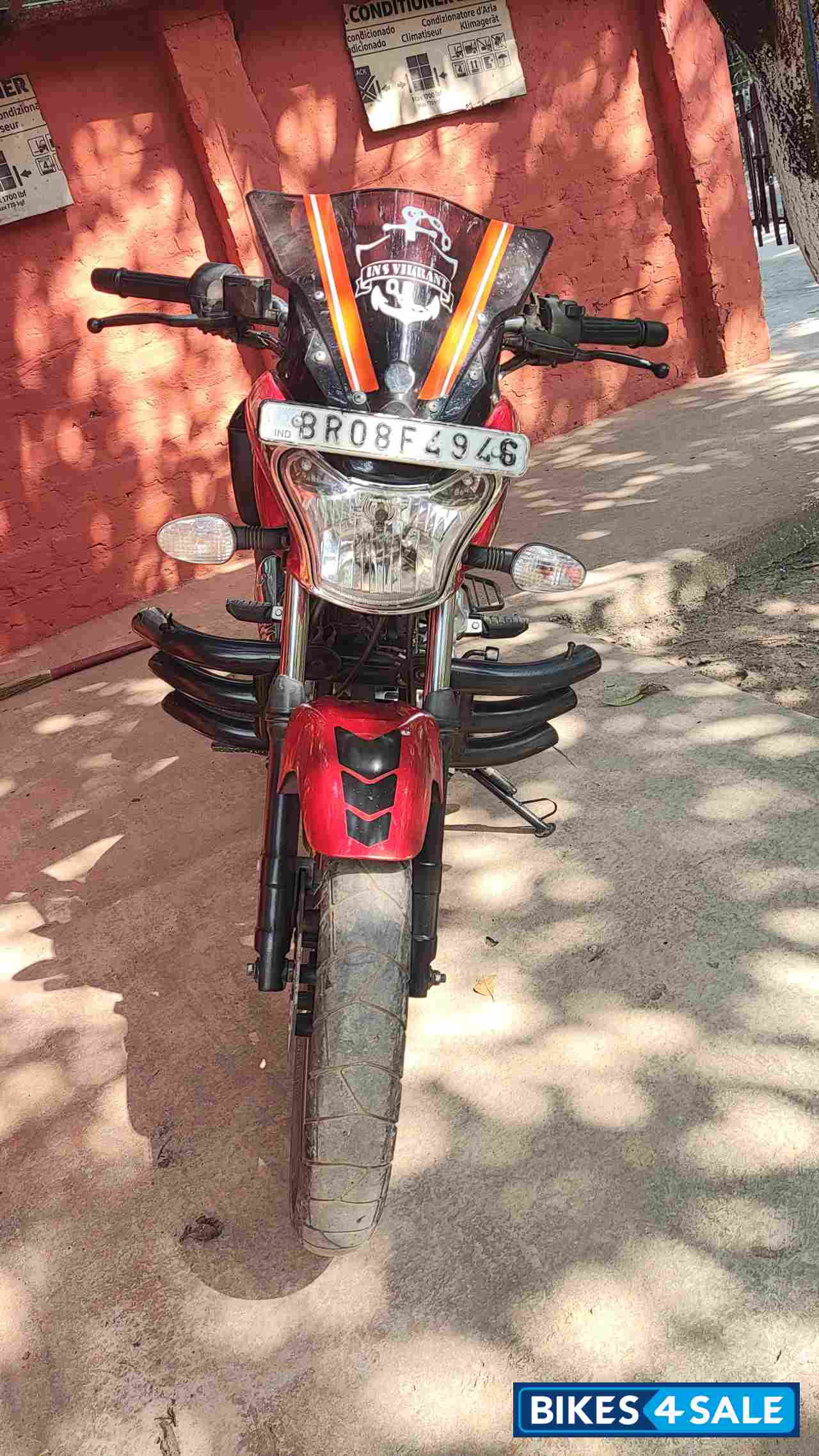 Bajaj V15