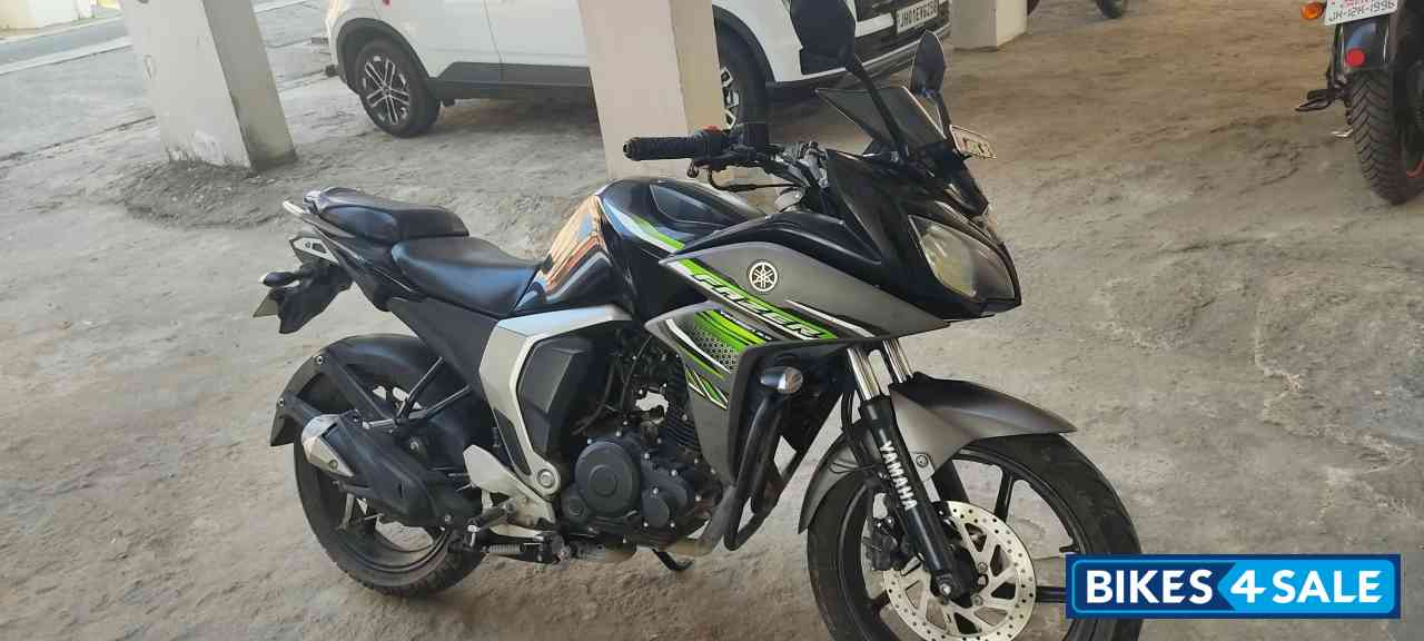 Black And Grey Yamaha Fazer FI V2
