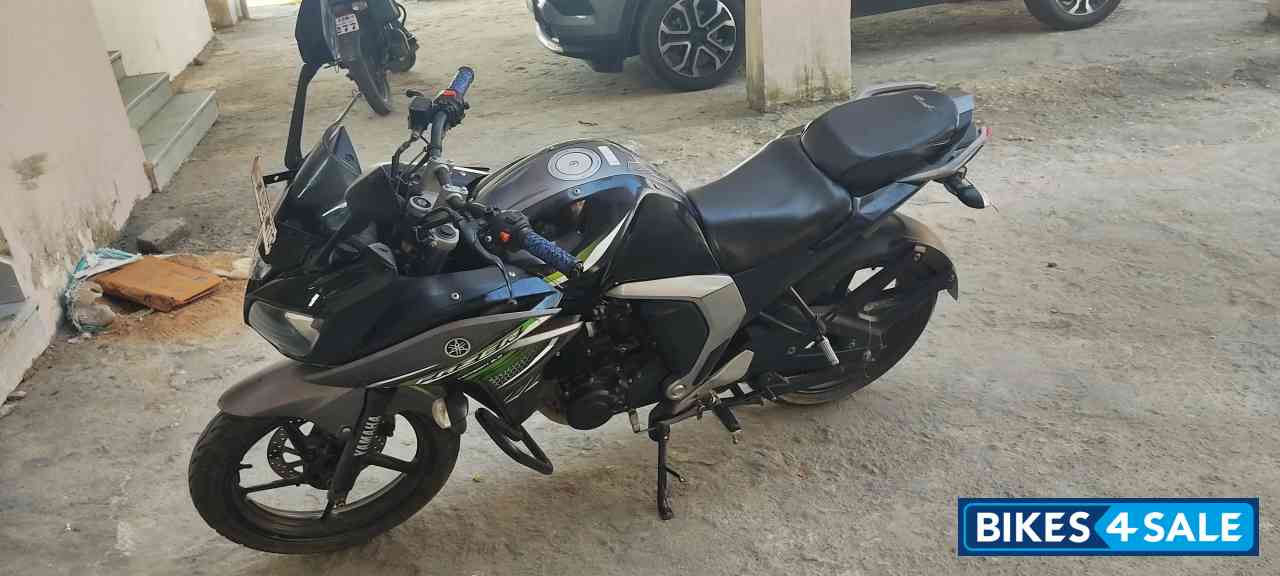 Black And Grey Yamaha Fazer FI V2