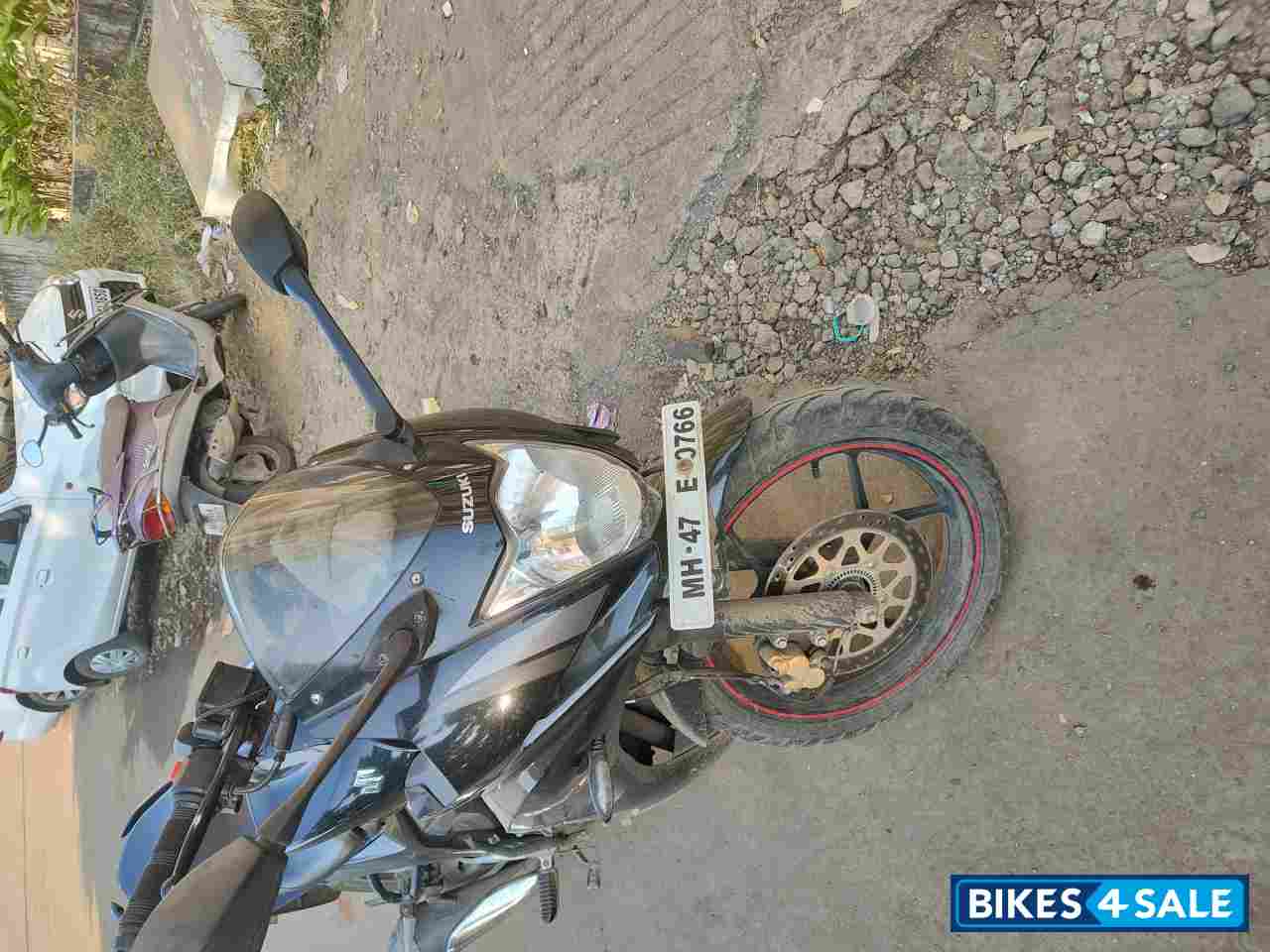 Gl. Sparkle Black Suzuki Gixxer SF