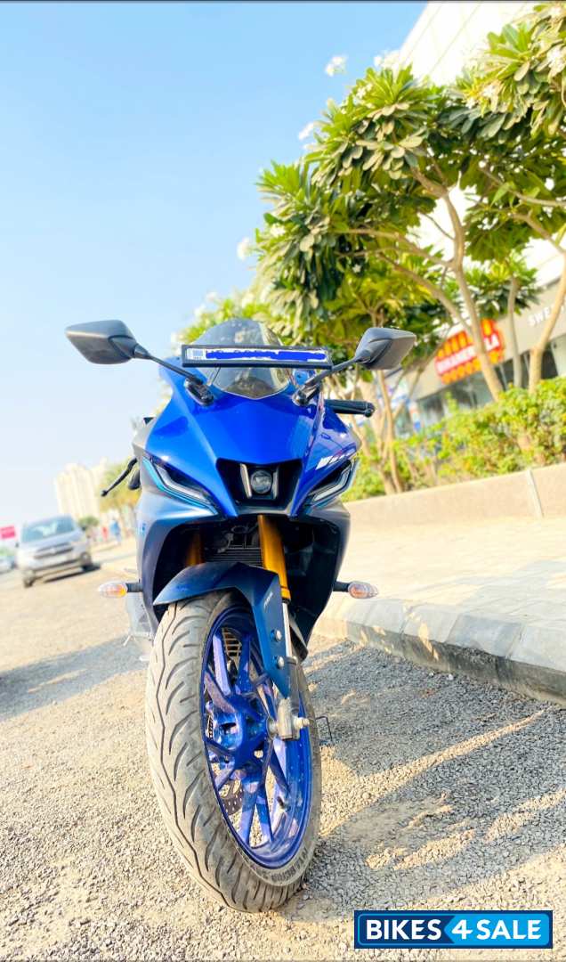 Yamaha R15 V4