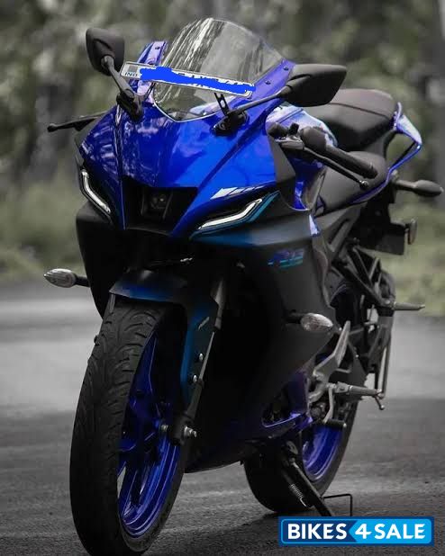 Yamaha R15 V4