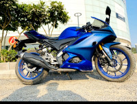 Yamaha R15 V4