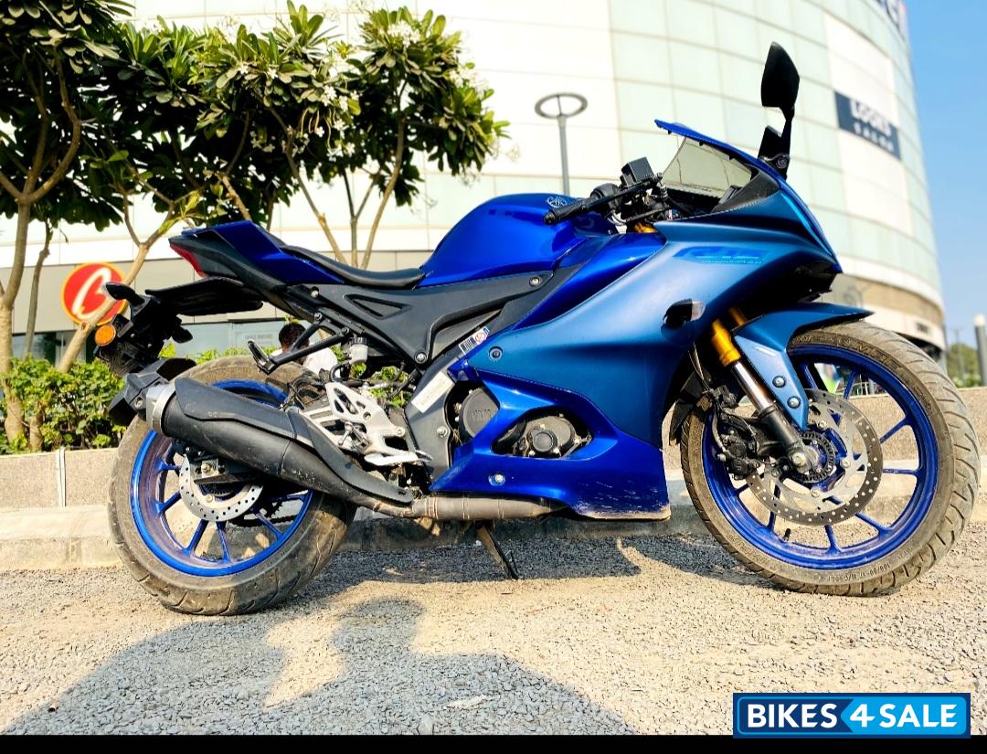 Yamaha R15 V4