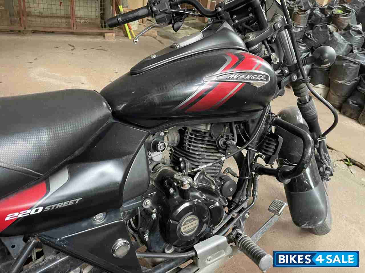 Bajaj Avenger Street 220