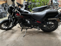 Bajaj Avenger Street 220