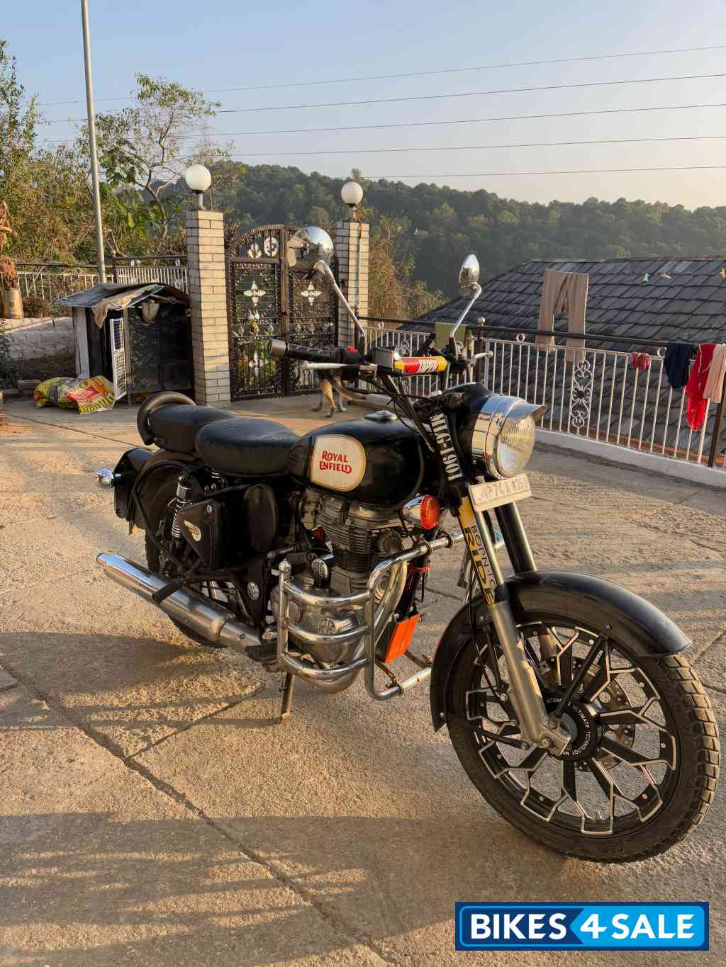 Black Royal Enfield Classic 350