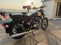 Black Royal Enfield Classic 350