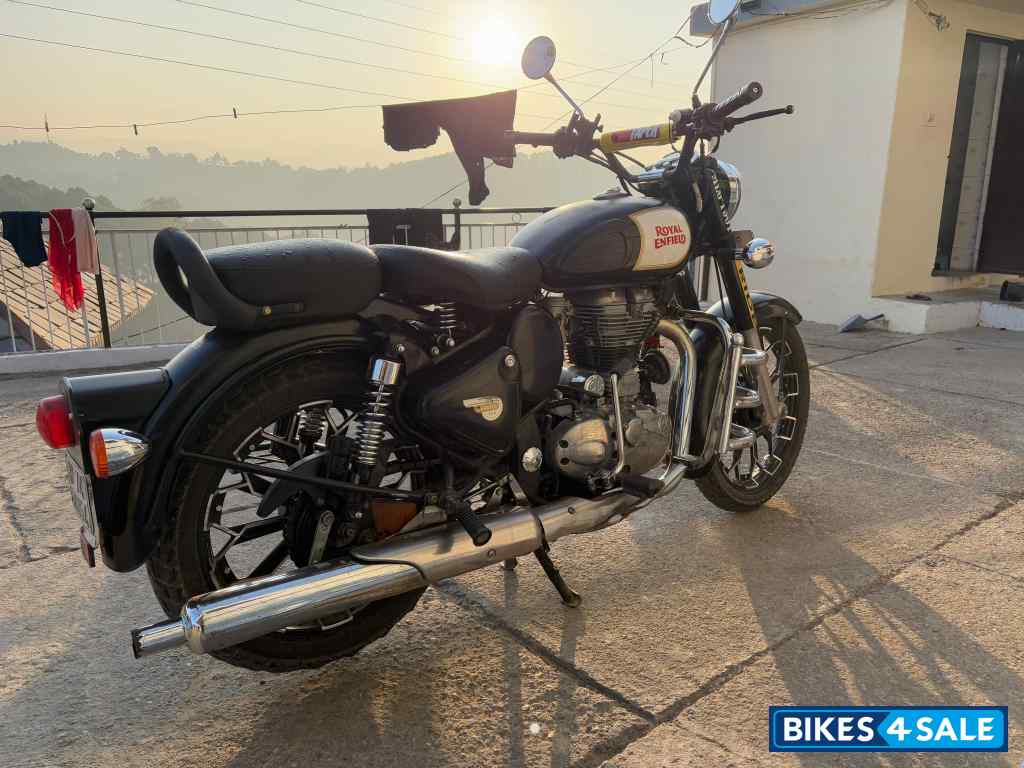 Black Royal Enfield Classic 350