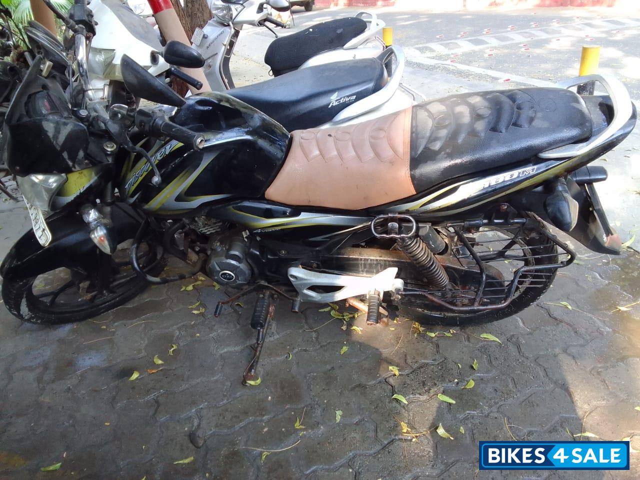 Yellow Bajaj Discover 100M