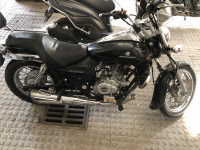 Black Bajaj Avenger 220 DTS-i