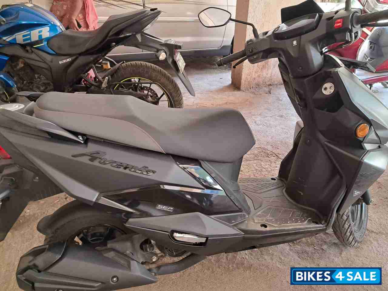 Suzuki Avenis 125 Ride Connect Edition