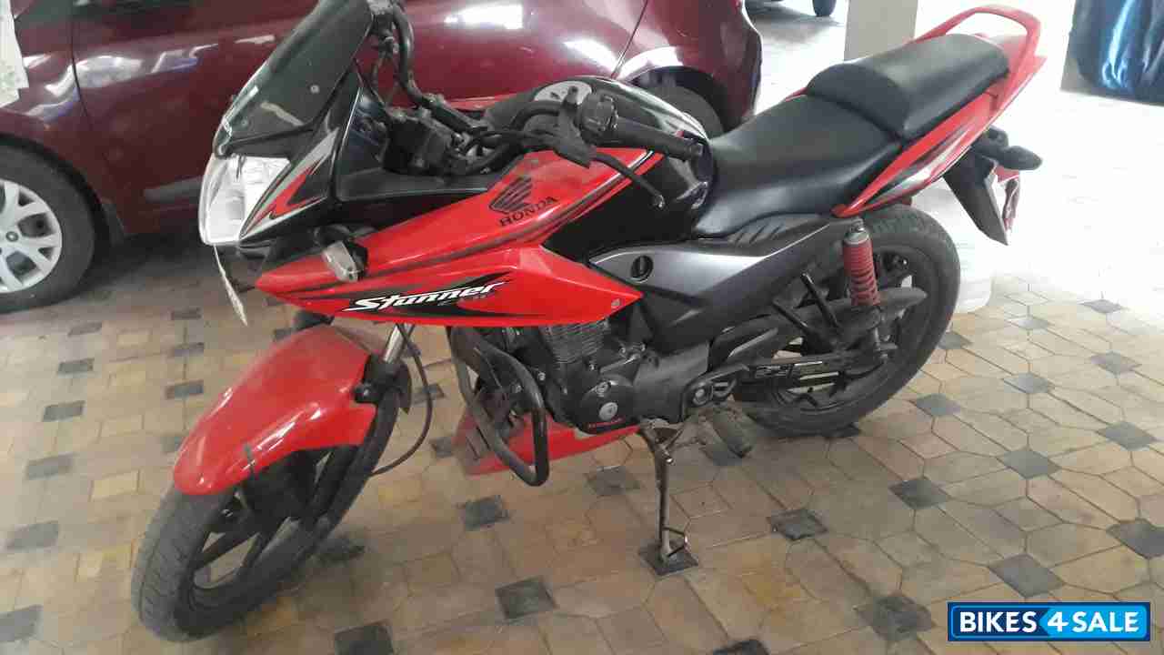 Red Honda CBF Stunner