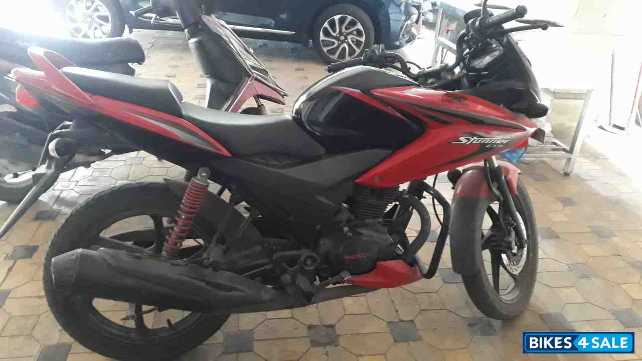 Red Honda CBF Stunner