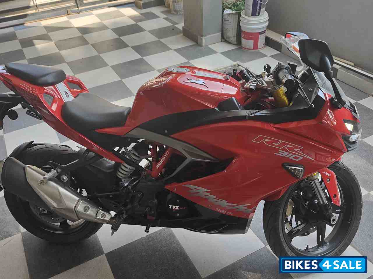 TVS Apache RR 310 TVS Apache RR 310