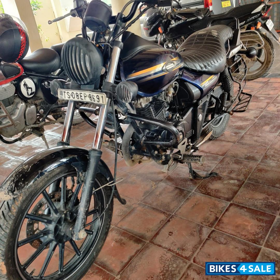 Black Bajaj Avenger Street 150
