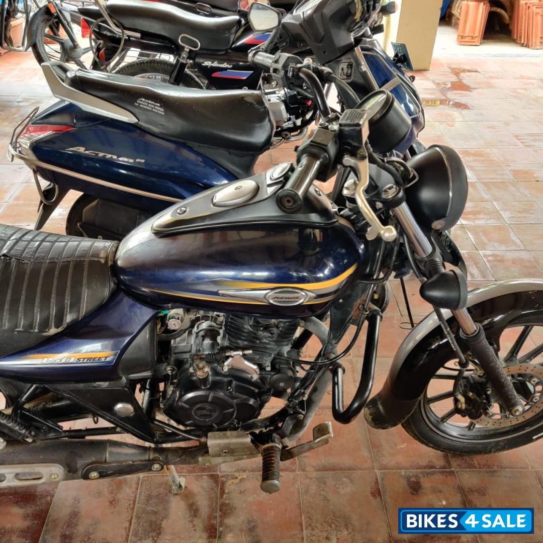 Black Bajaj Avenger Street 150 Black Bajaj Avenger Street 150