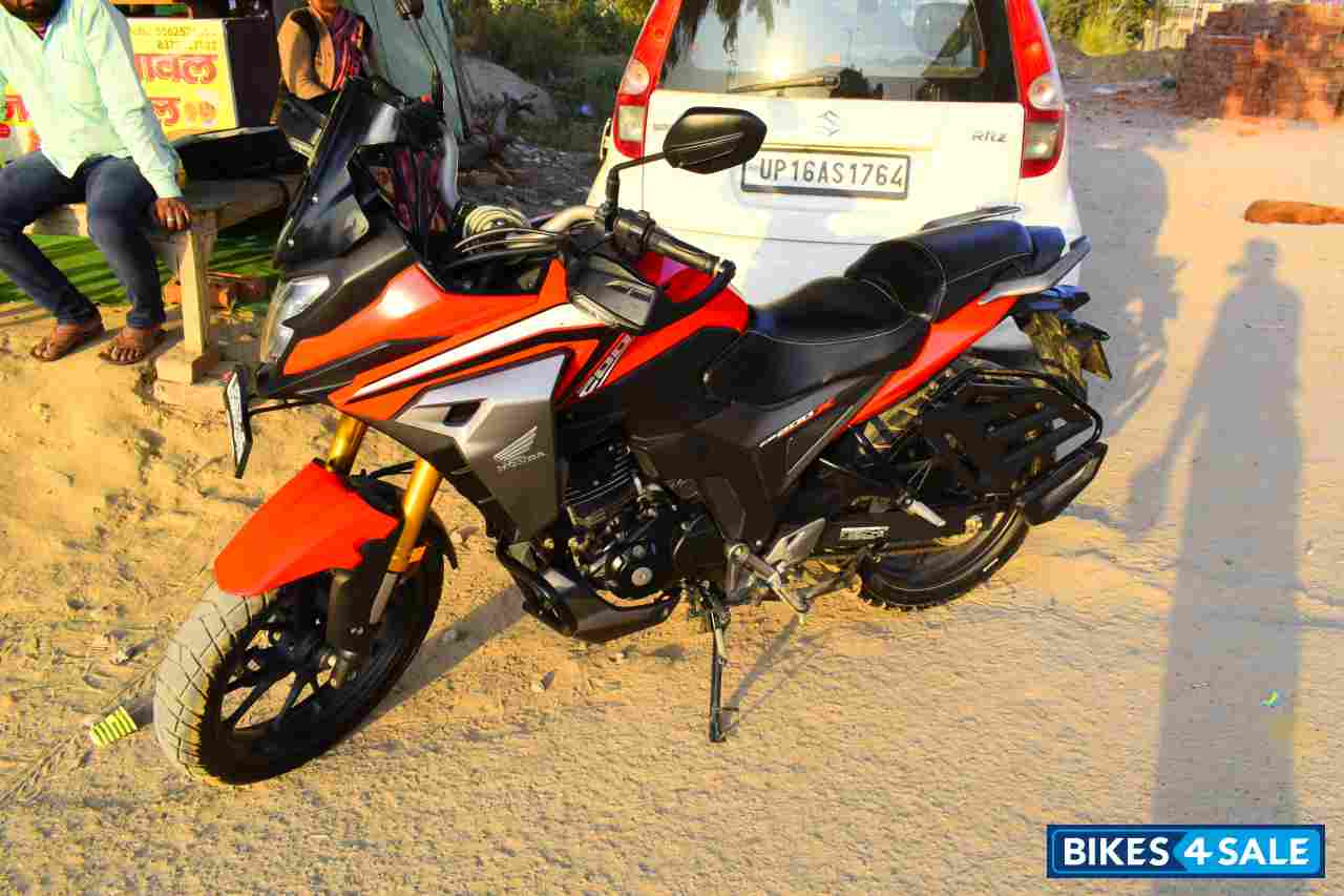 Red Black Honda CB200X