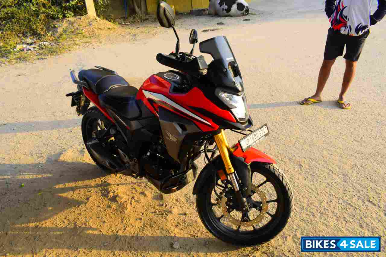 Red Black Honda CB200X