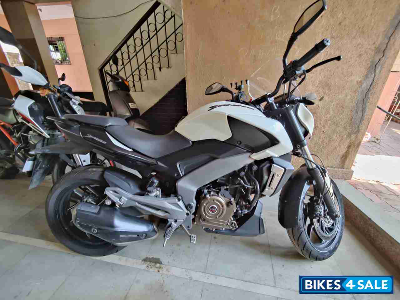 Bajaj Dominar 400 Disc