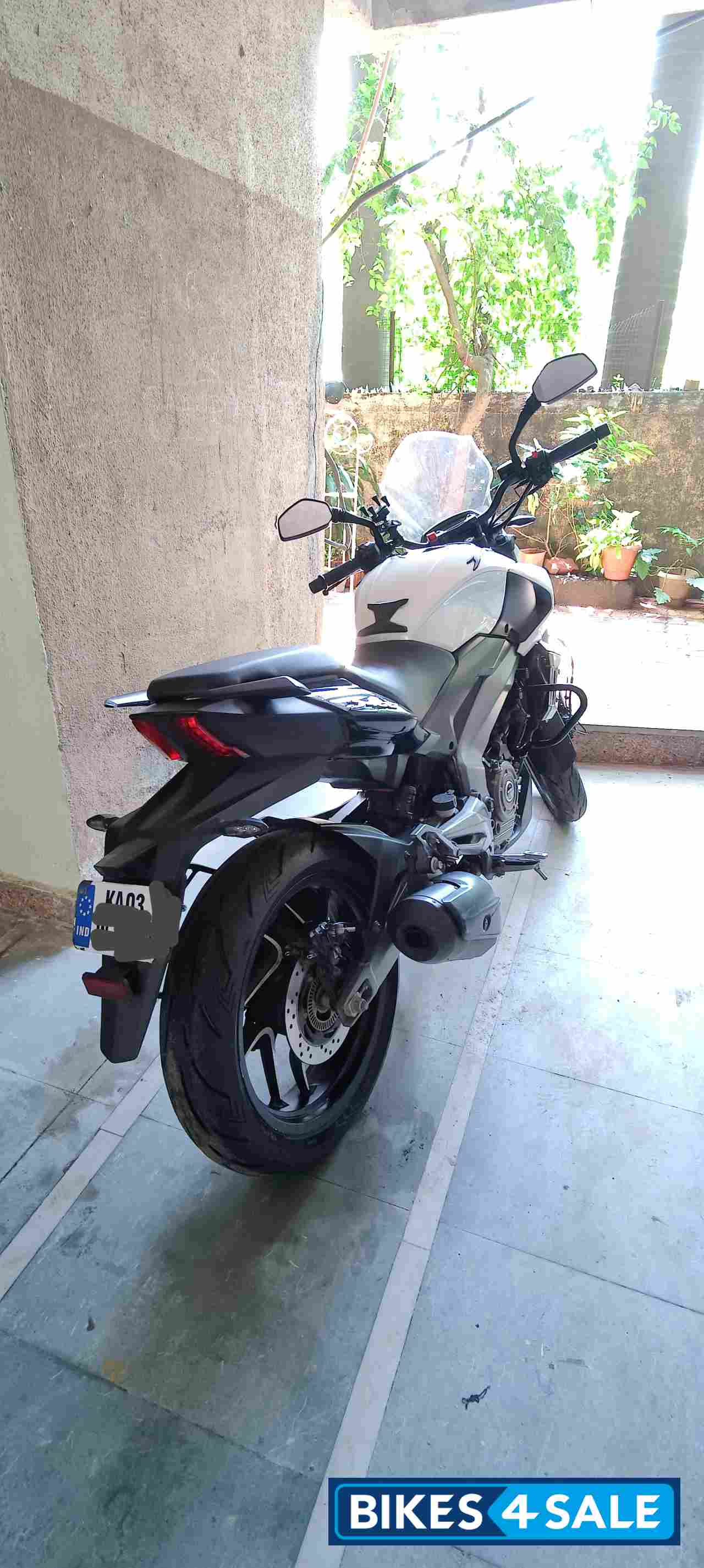 Bajaj Dominar 400 Disc