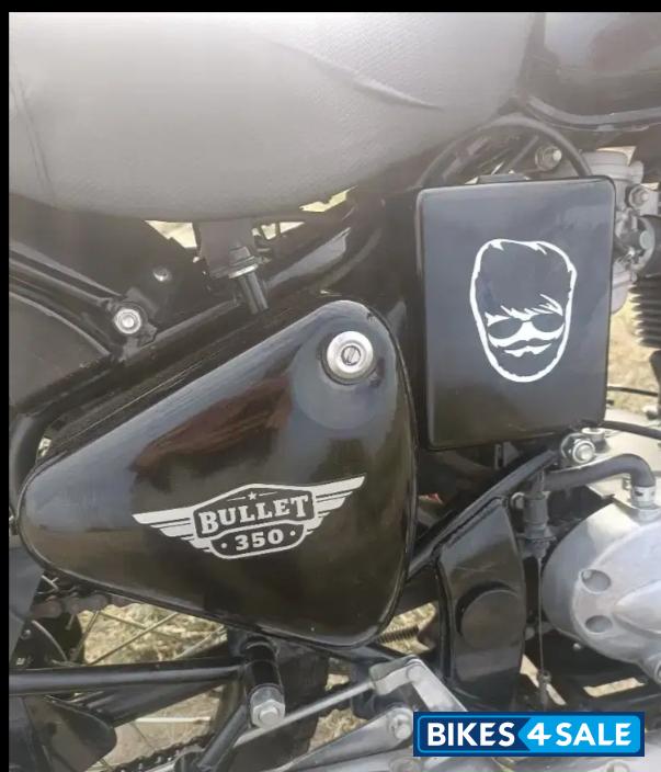 Black Royal Enfield Bullet 350