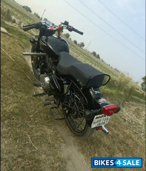 Black Royal Enfield Bullet 350