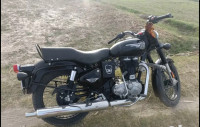 Black Royal Enfield Bullet 350