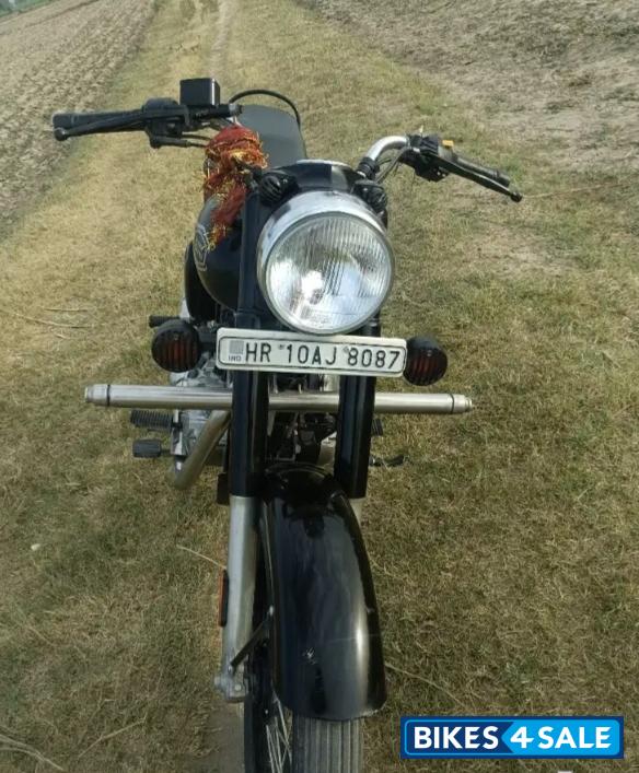 Black Royal Enfield Bullet 350