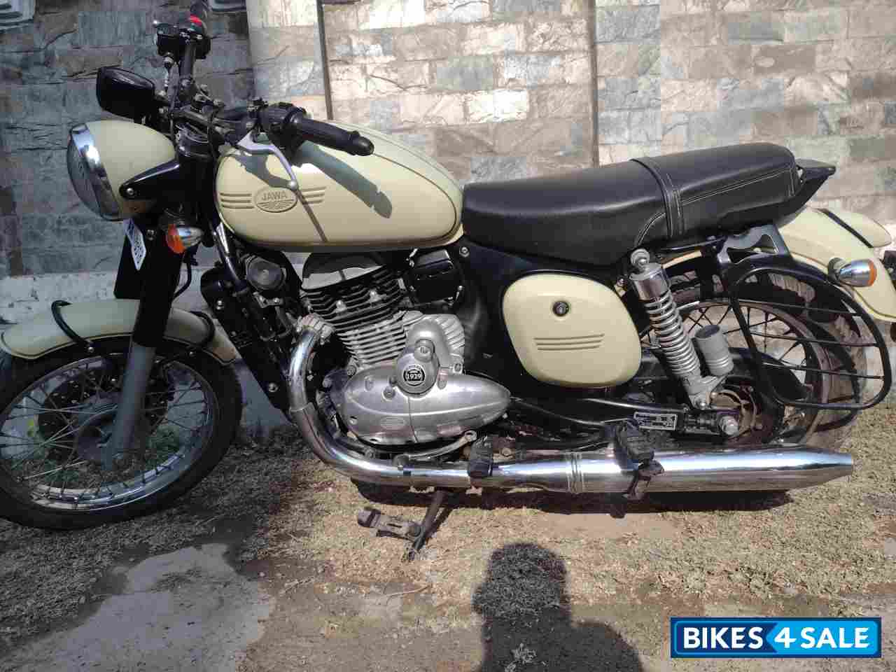 Lumous Lime Jawa forty two BS6