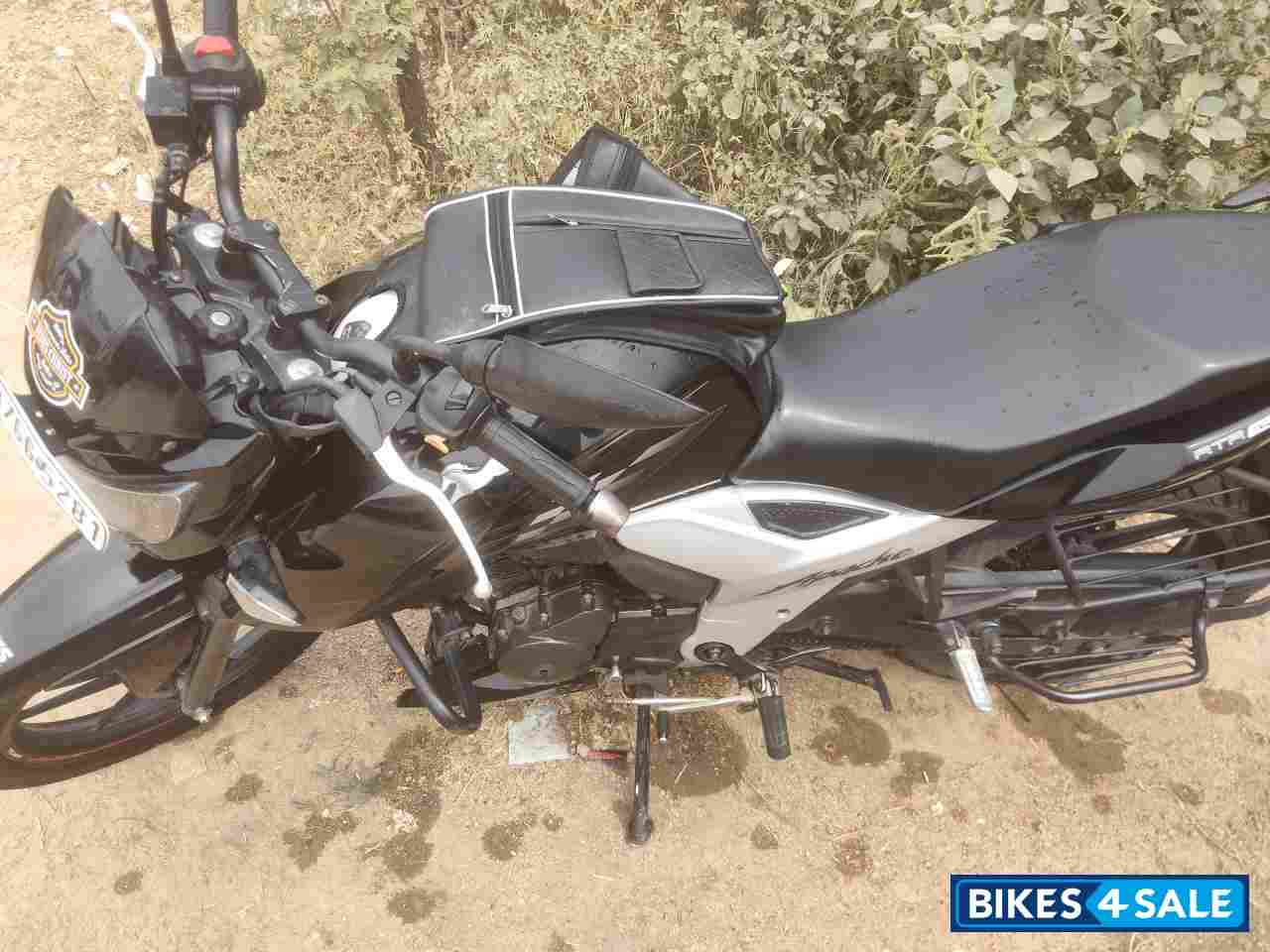 Black TVS Apache RTR 160