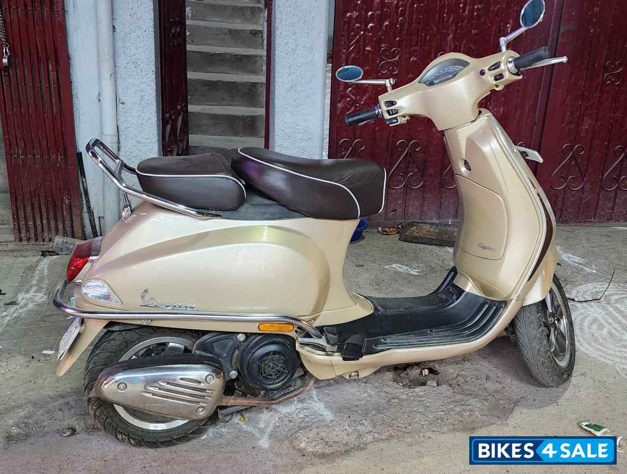 Vespa Elegante 150