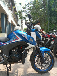 Honda CB Hornet 160R