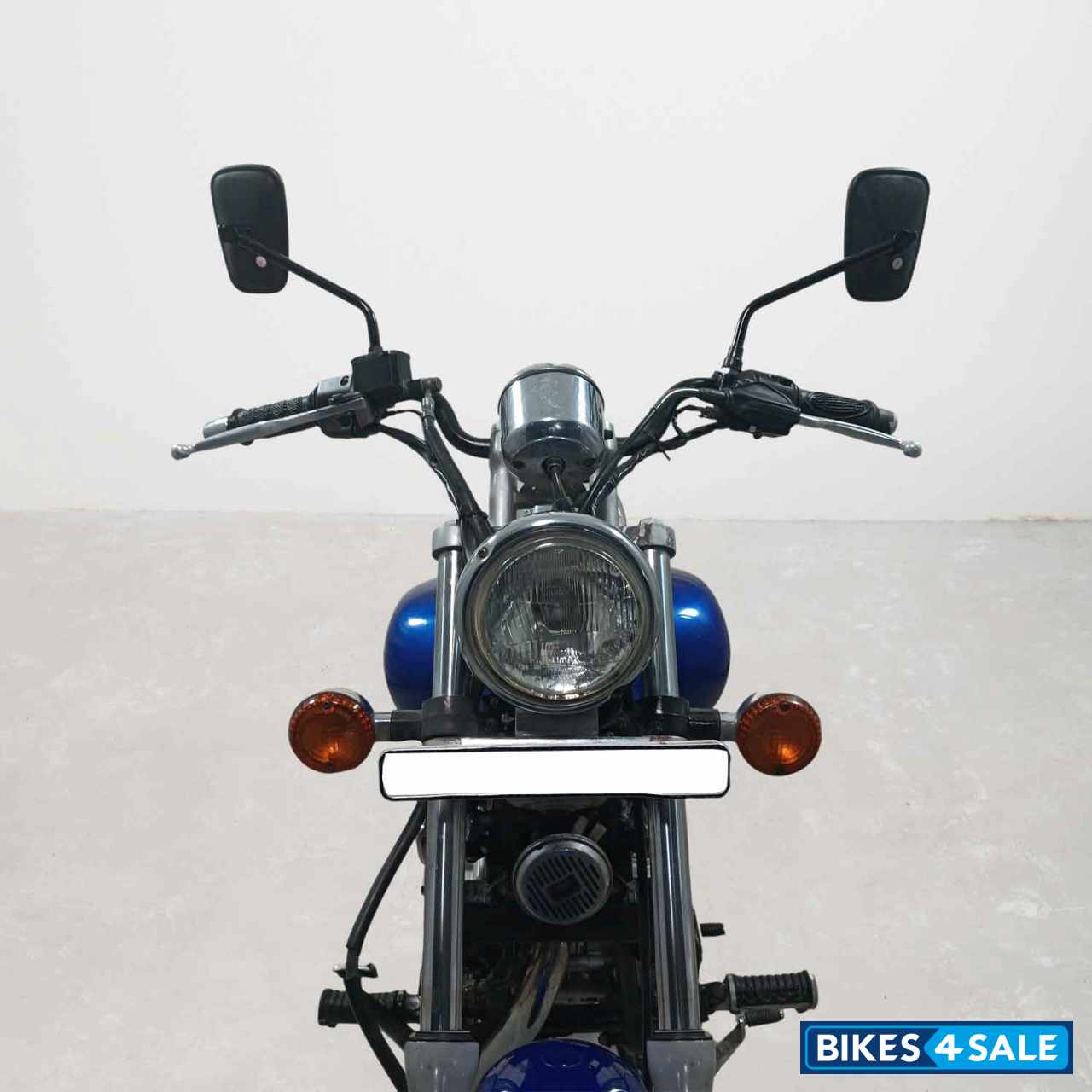 Bajaj Avenger 180 DTS-i