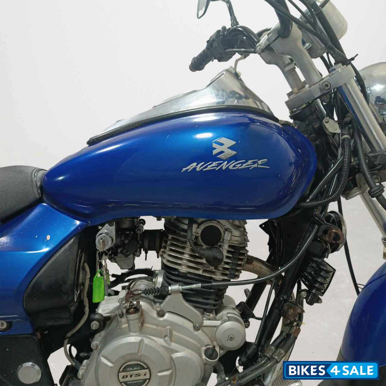 Bajaj Avenger 180 DTS-i