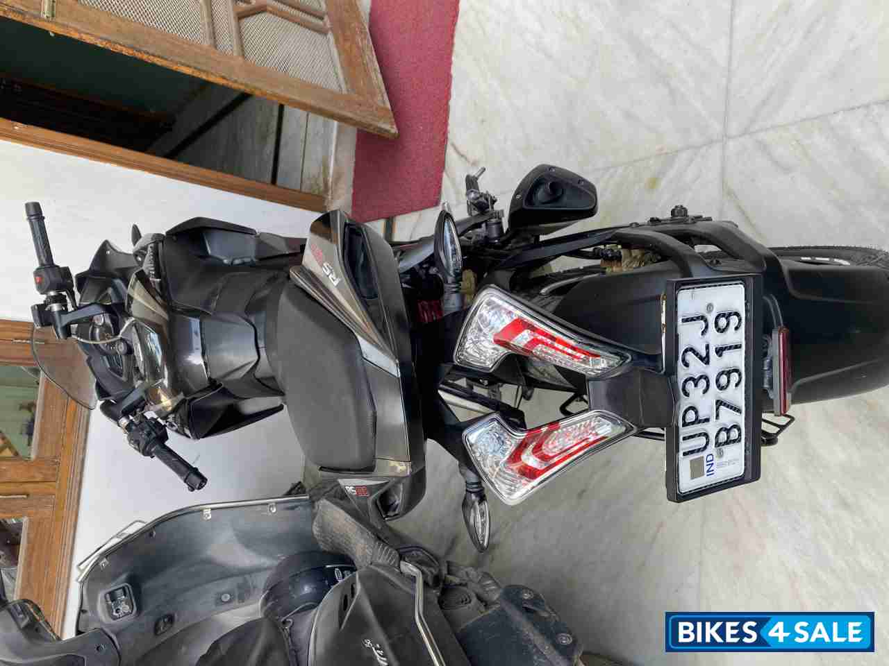 Bajaj Pulsar RS 200 Bajaj Pulsar RS 200