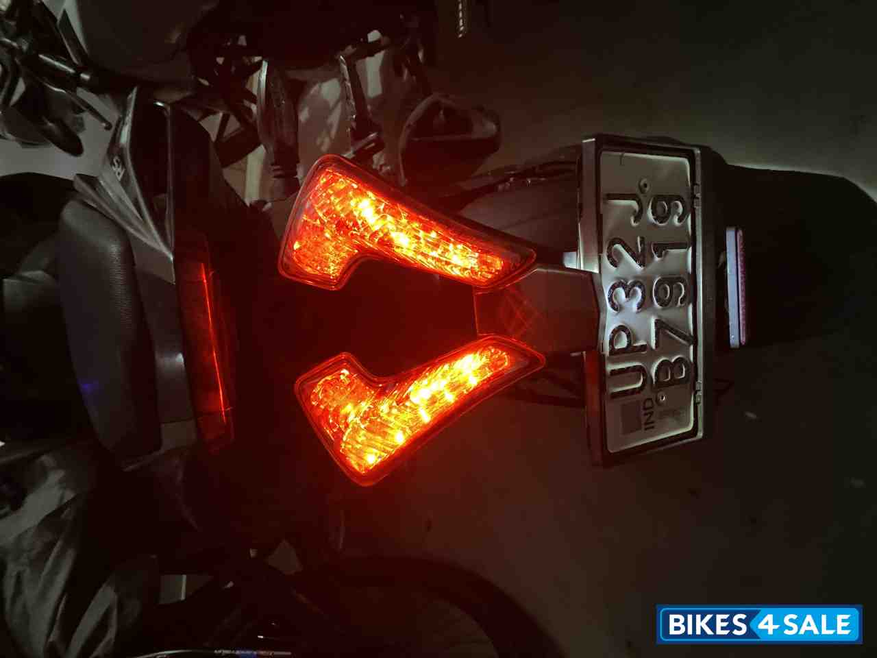 Bajaj Pulsar RS 200 Bajaj Pulsar RS 200