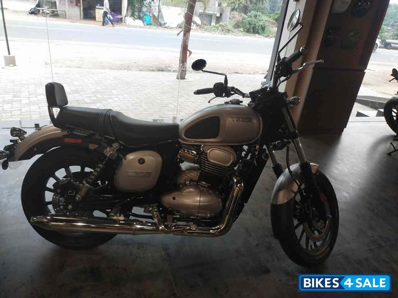 Yezdi Roadster Chrome